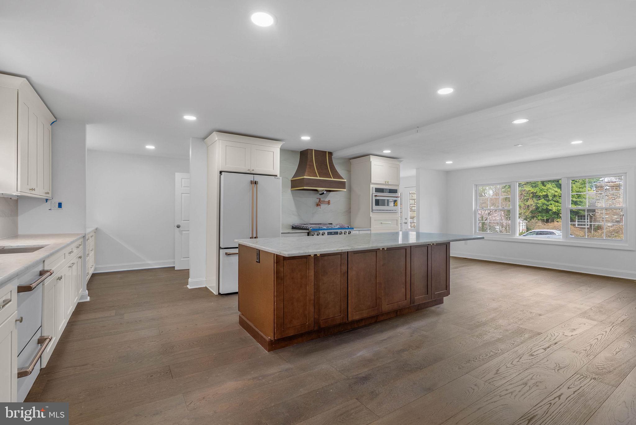 COLLEGE PARK - Residential