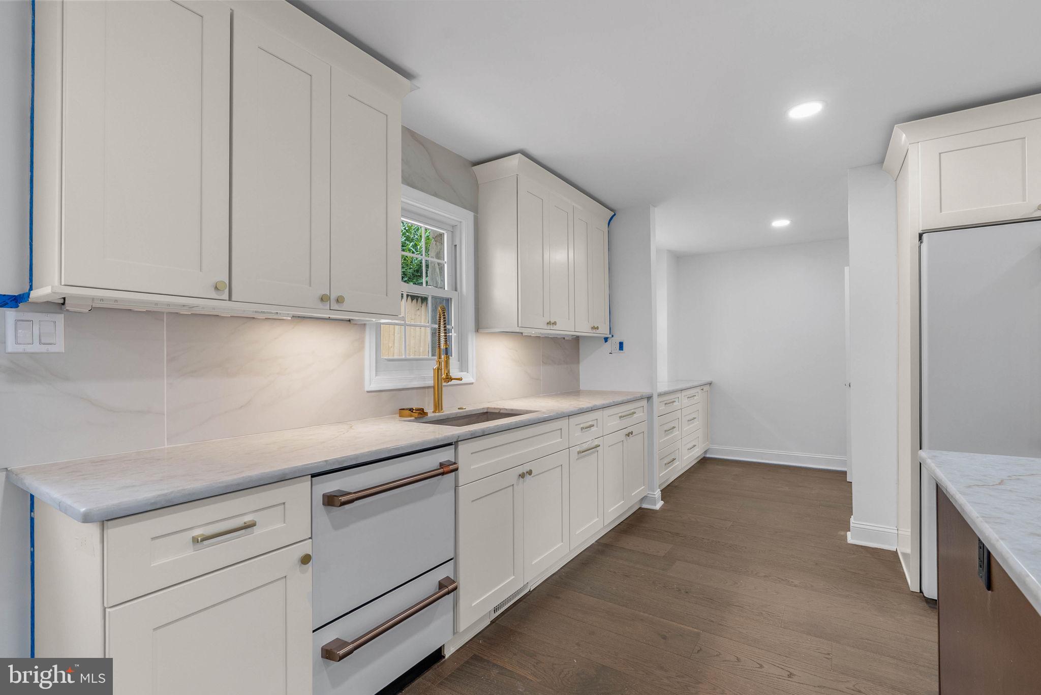 COLLEGE PARK - Residential