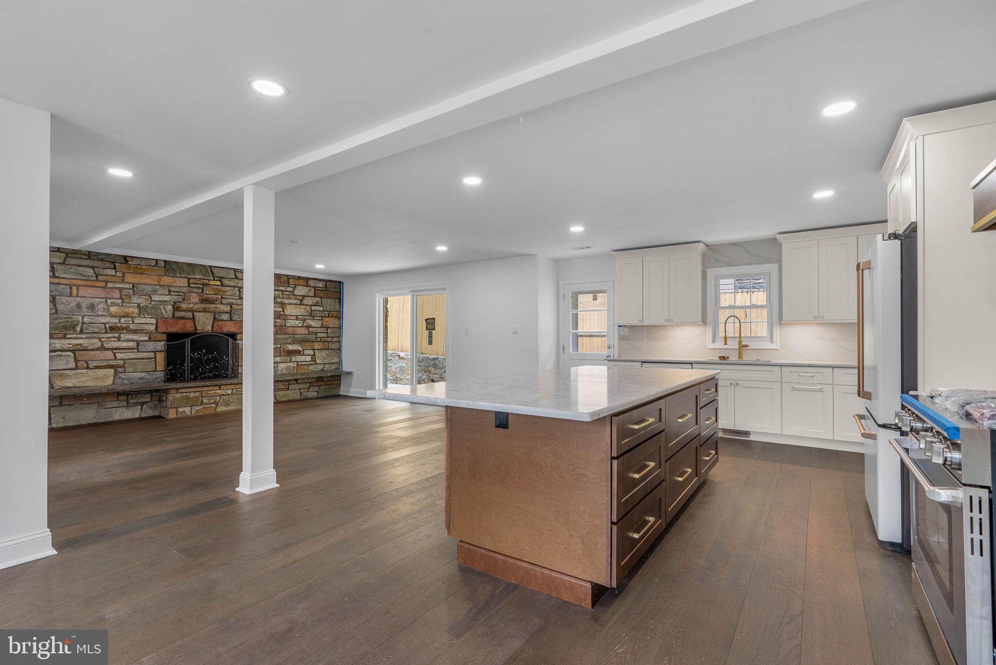 COLLEGE PARK - Residential