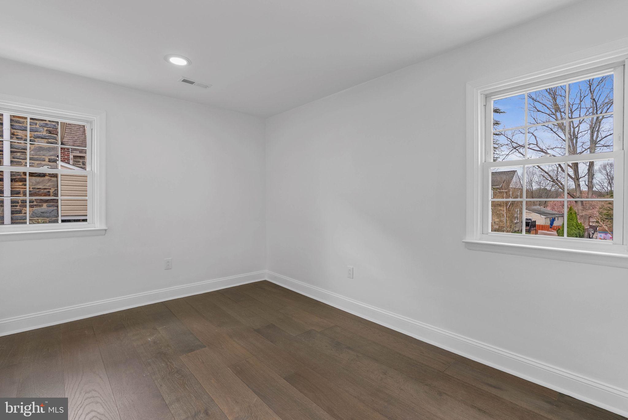 COLLEGE PARK - Residential