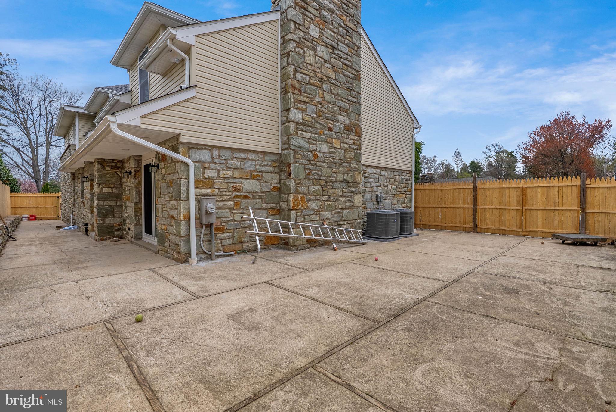 COLLEGE PARK - Residential