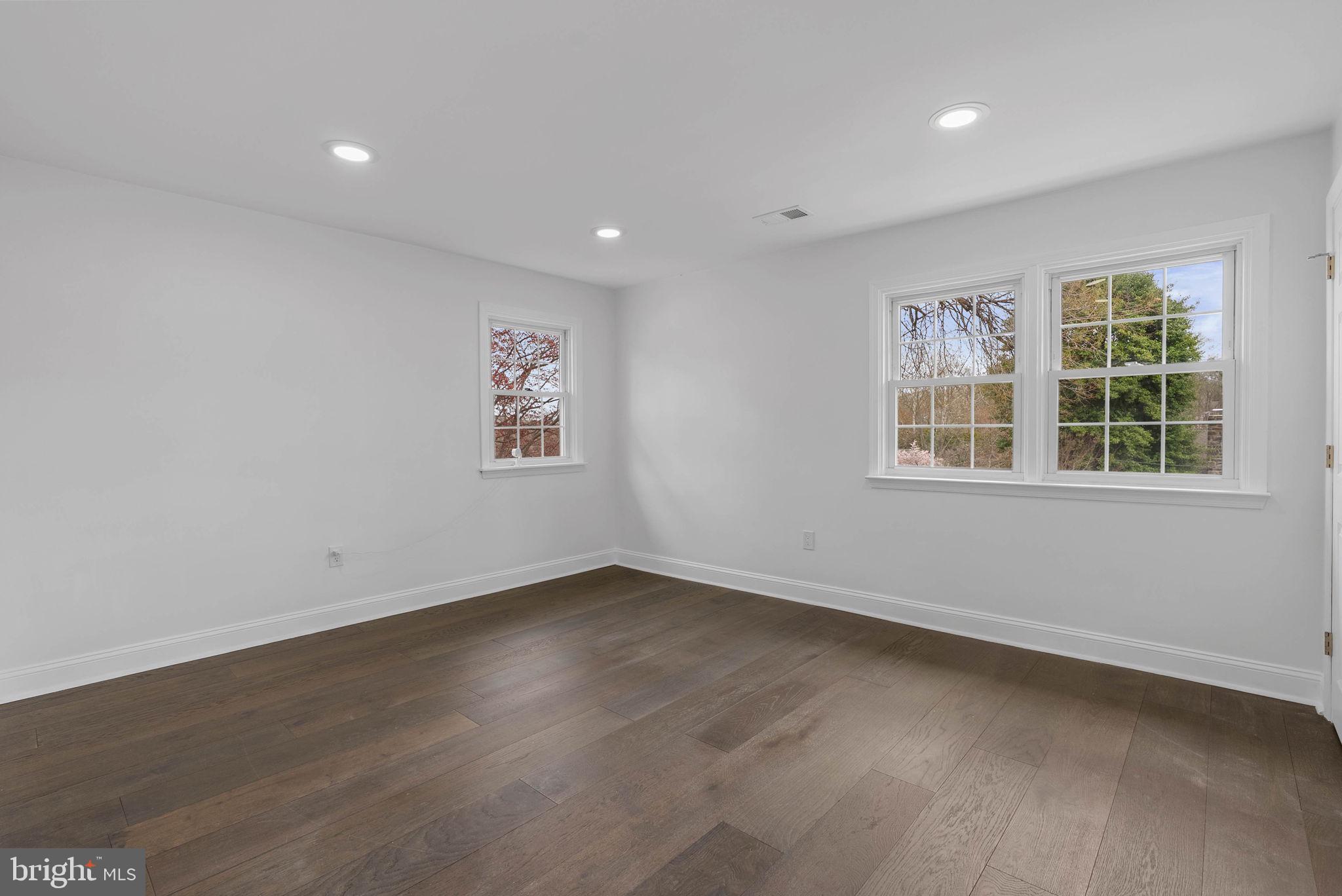 COLLEGE PARK - Residential