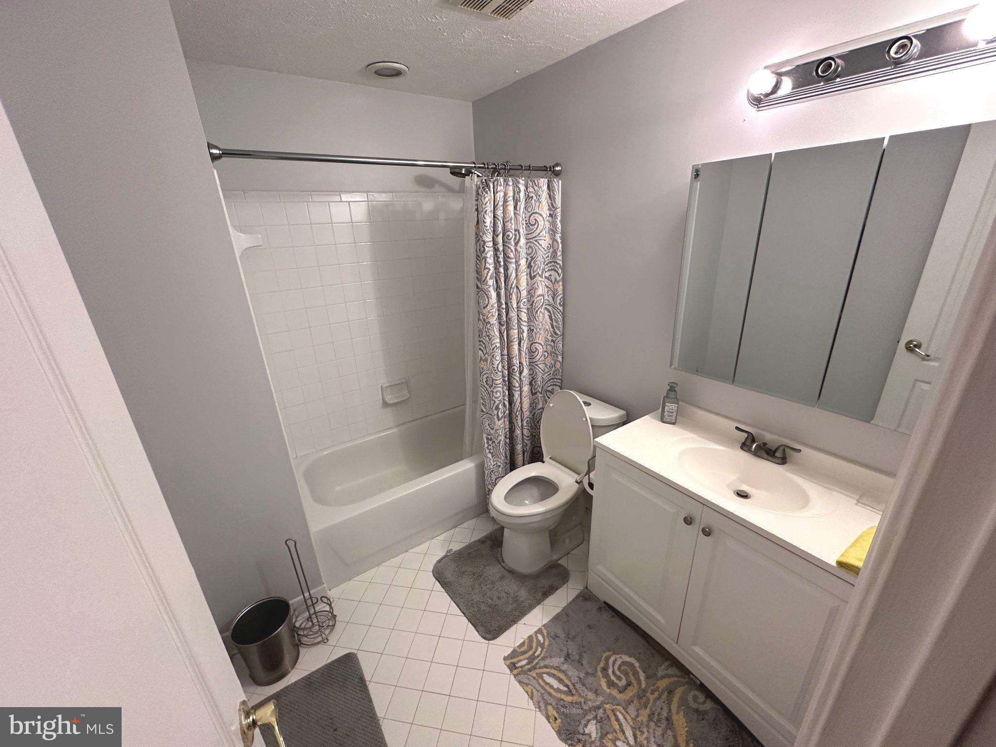 DALE CITY - Residential Lease