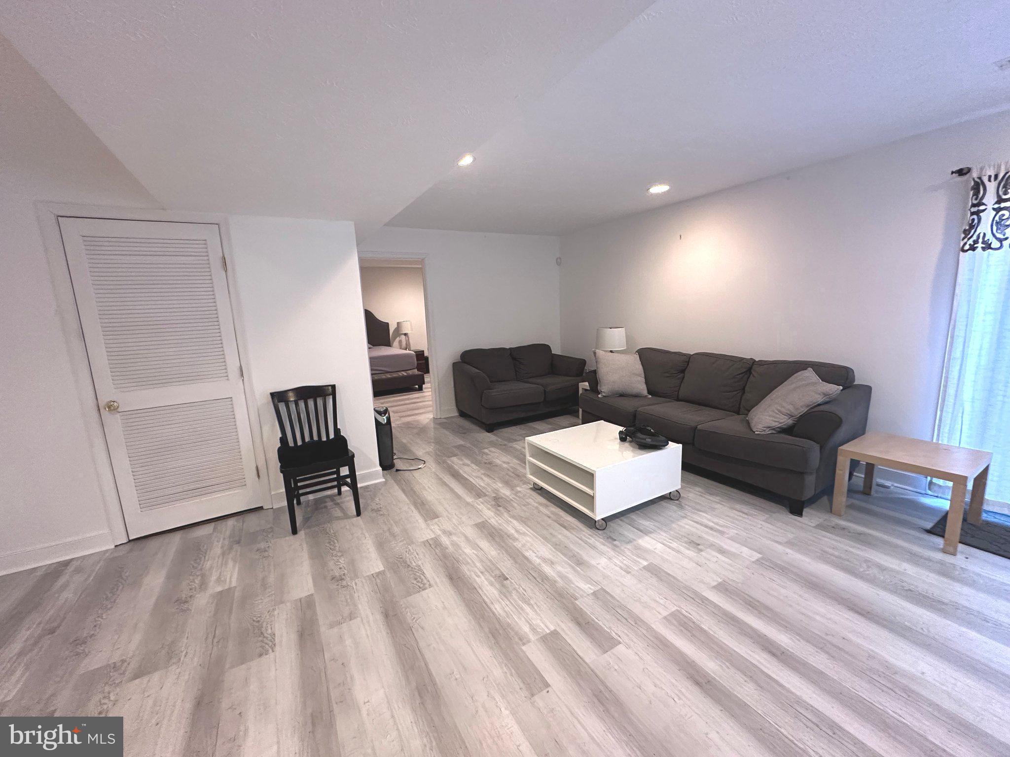 DALE CITY - Residential Lease