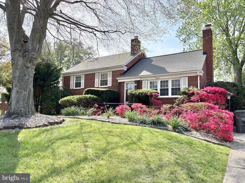 Photo of 4902 Ravensworth Road, ANNANDALE, VA 22003 (MLS # VAFX2325818)