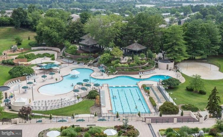 WATERGATE AT LANDMARK - Residential