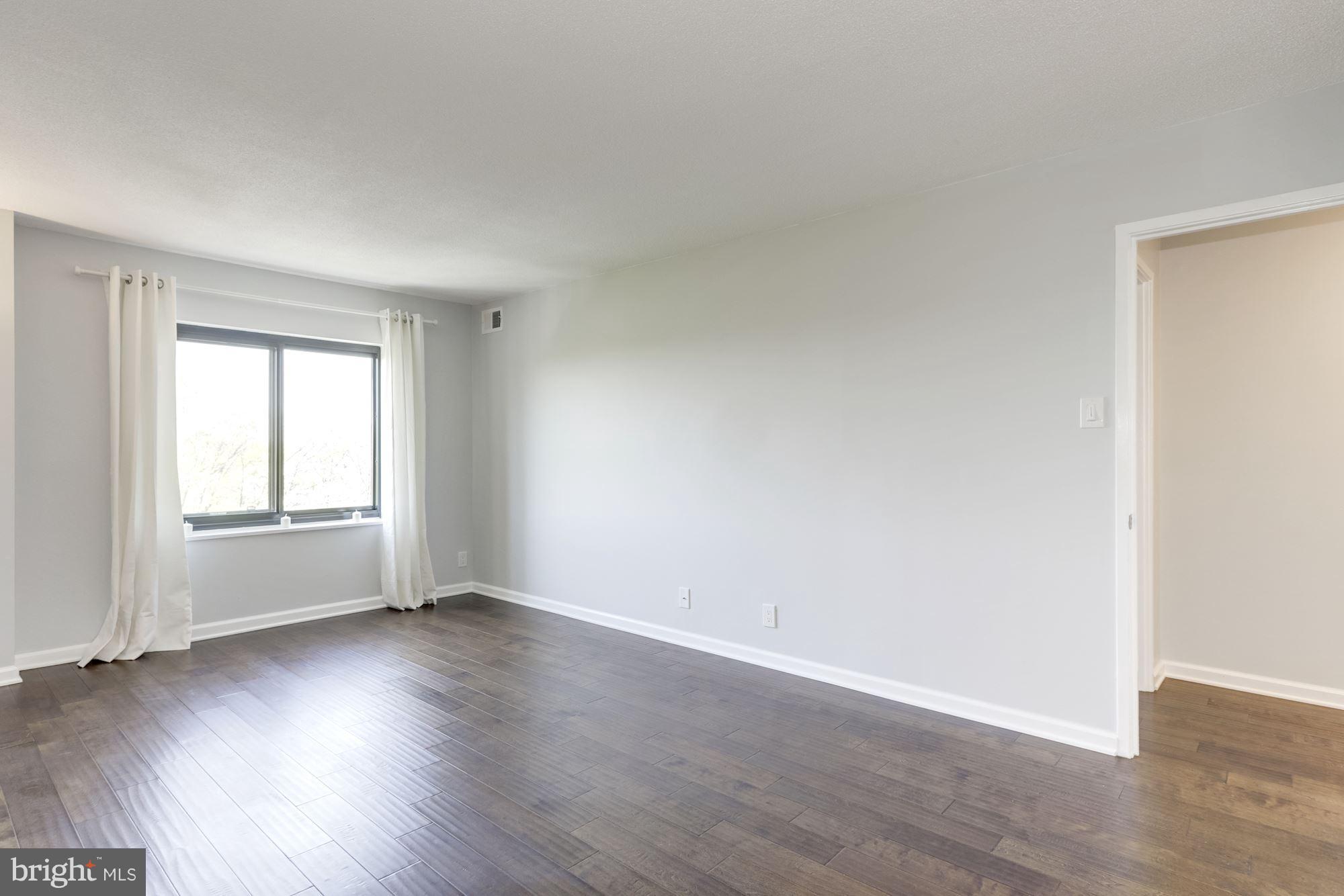 WATERGATE AT LANDMARK - Residential