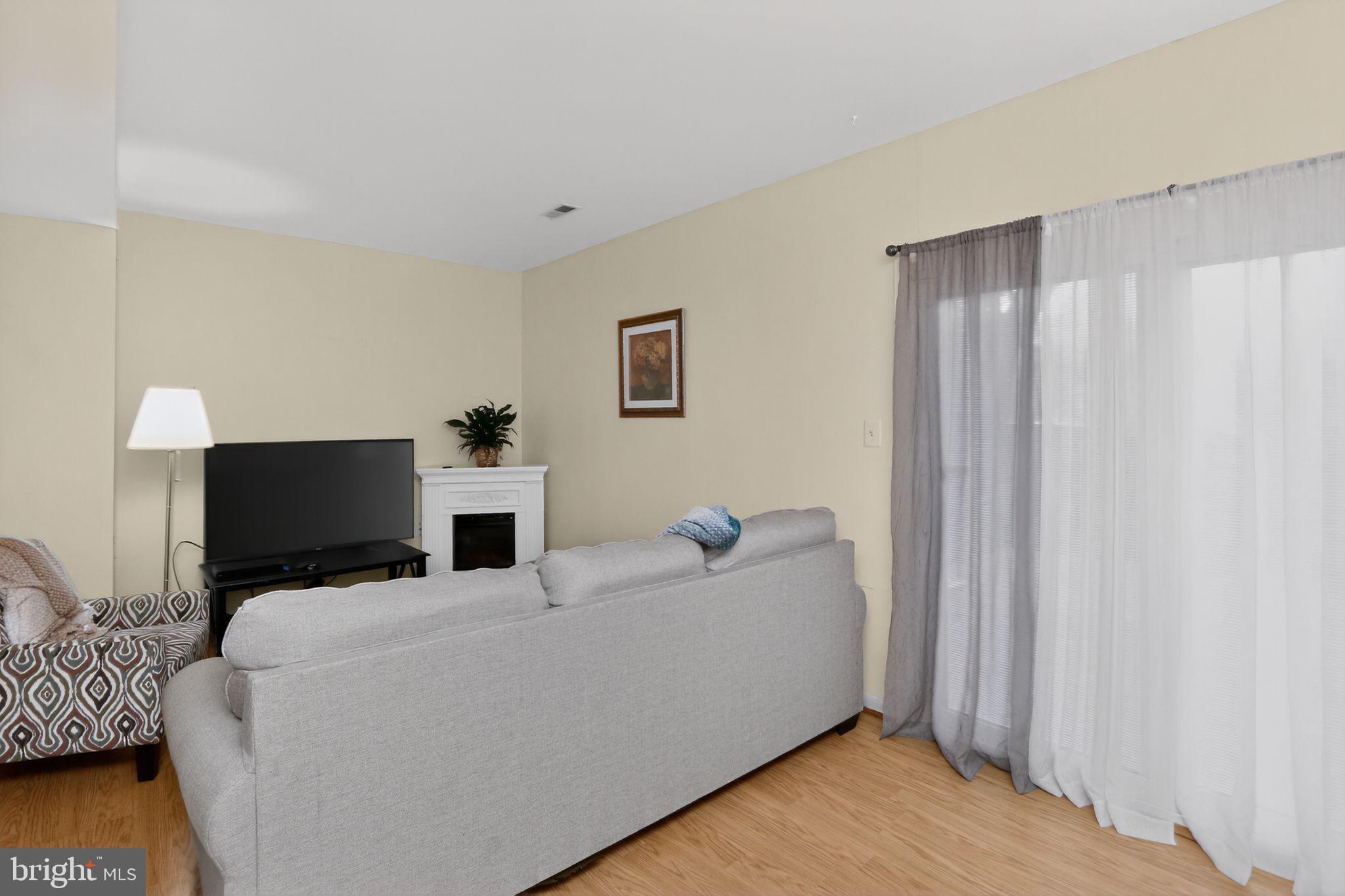 DALE CITY - Residential