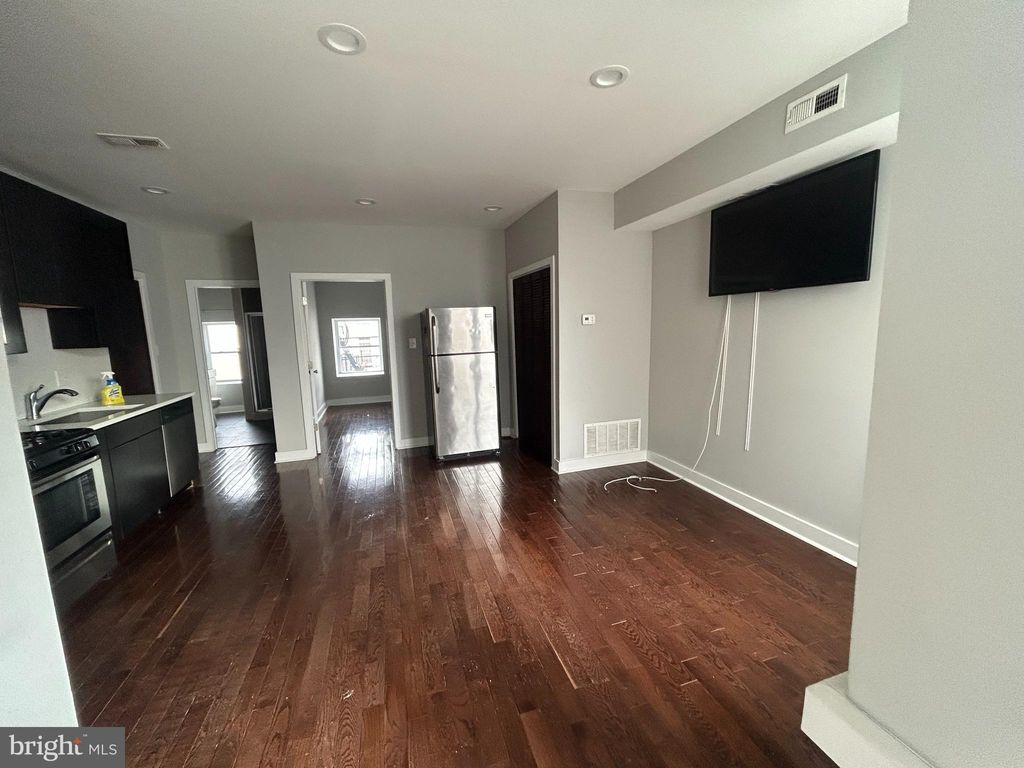 Photo of 723 Sansom Street #4B, PHILADELPHIA, PA 19106 (MLS # PAPH2581970)
