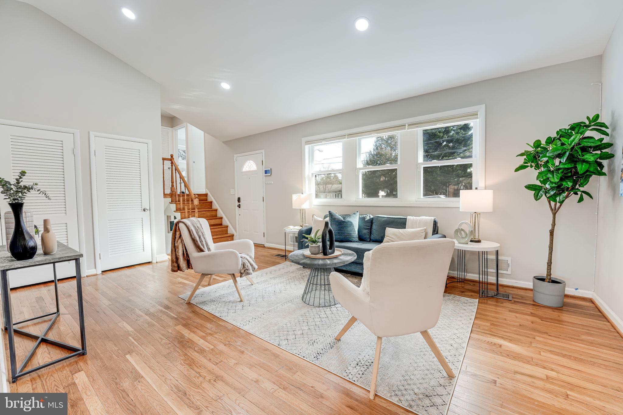 NEWPORT HILLS - Residential