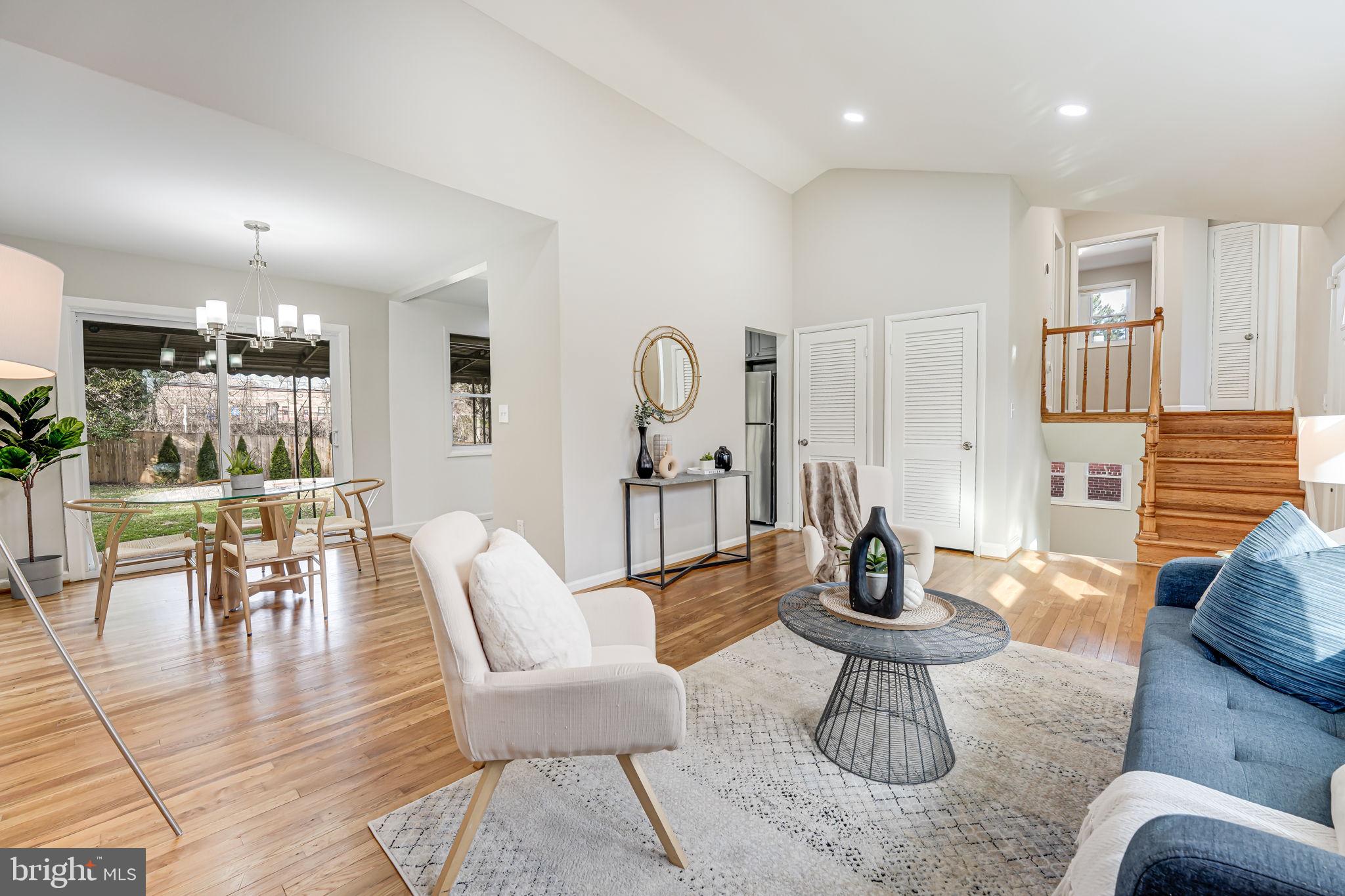 NEWPORT HILLS - Residential