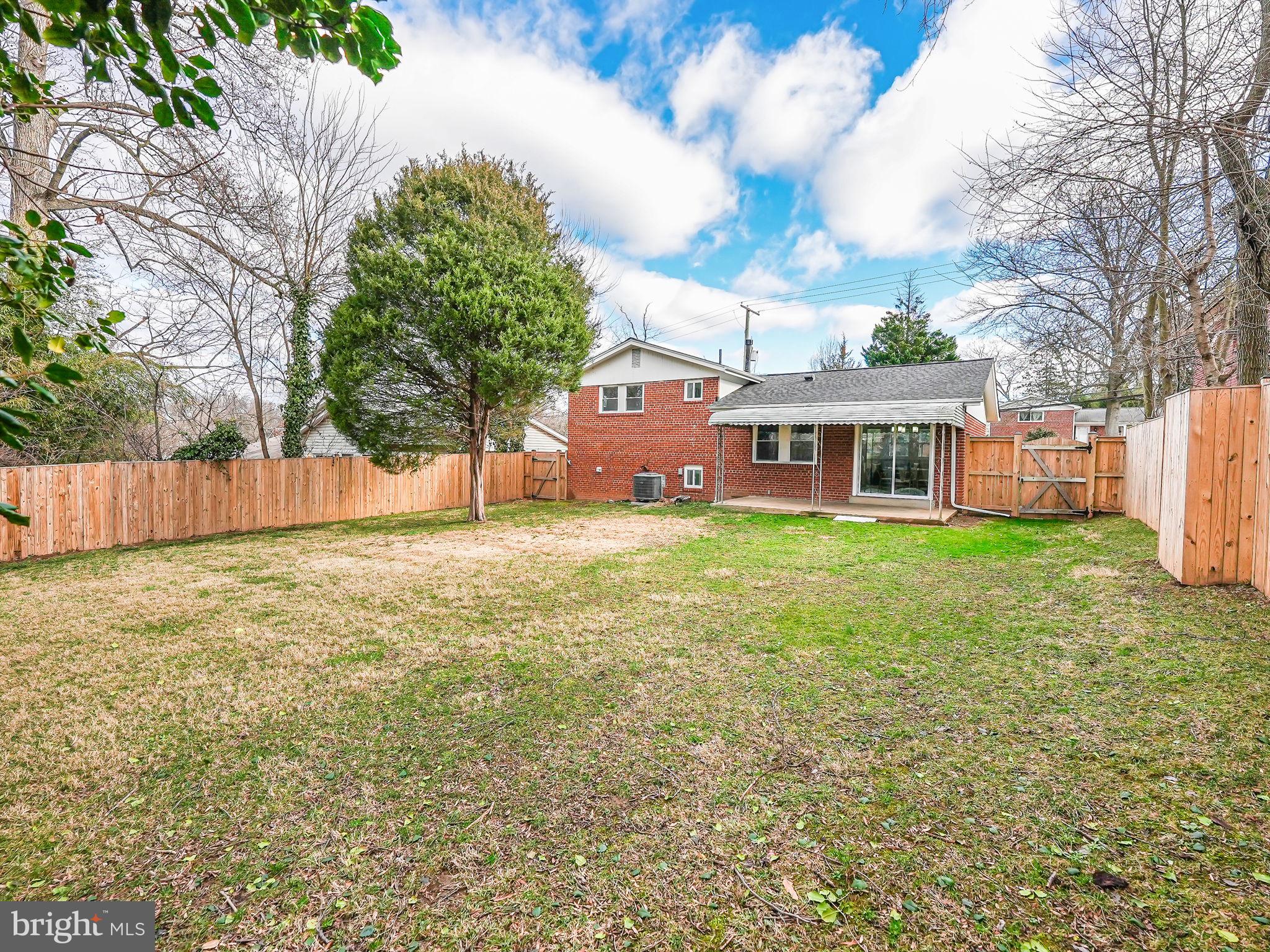 NEWPORT HILLS - Residential