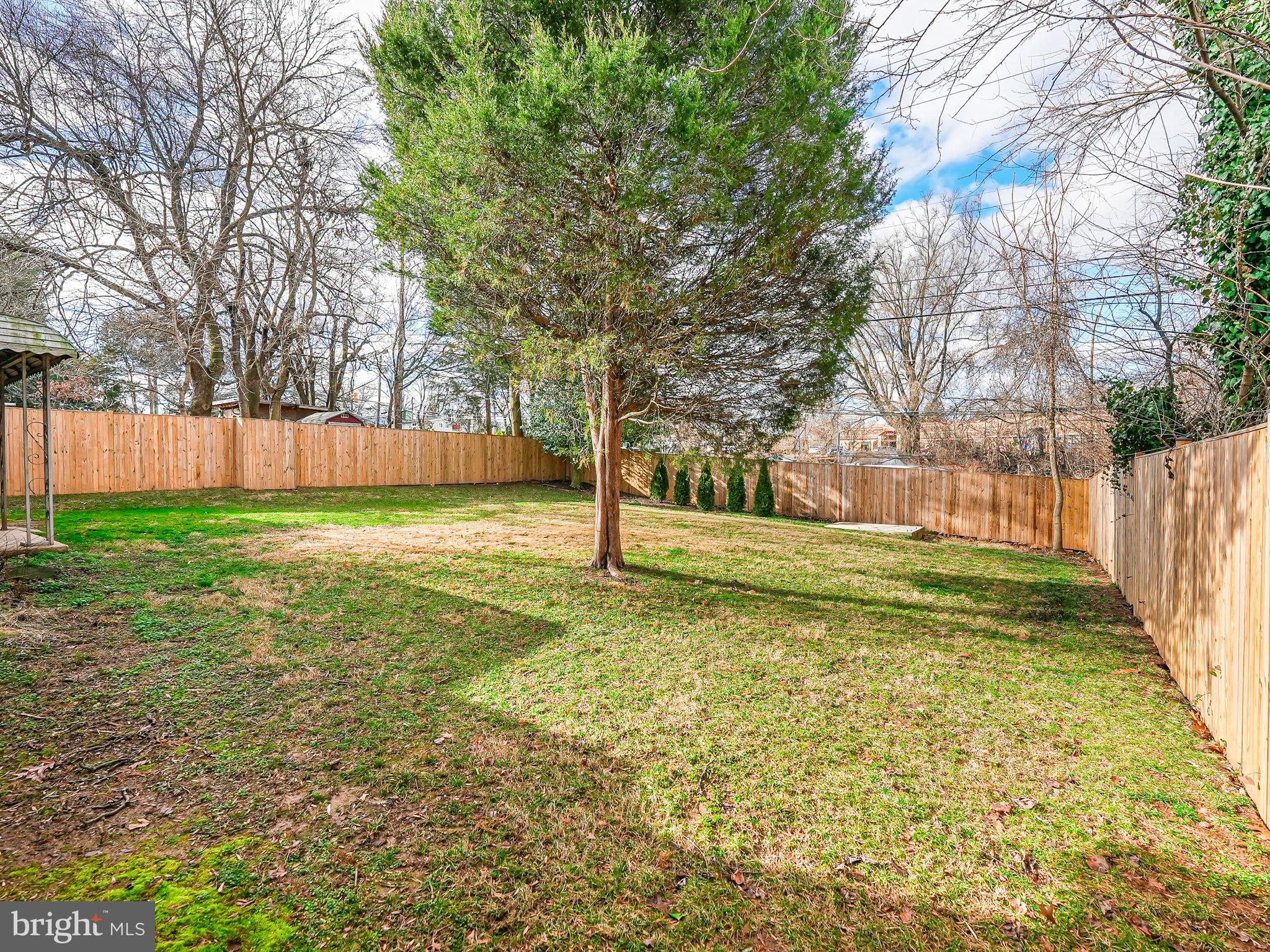 NEWPORT HILLS - Residential