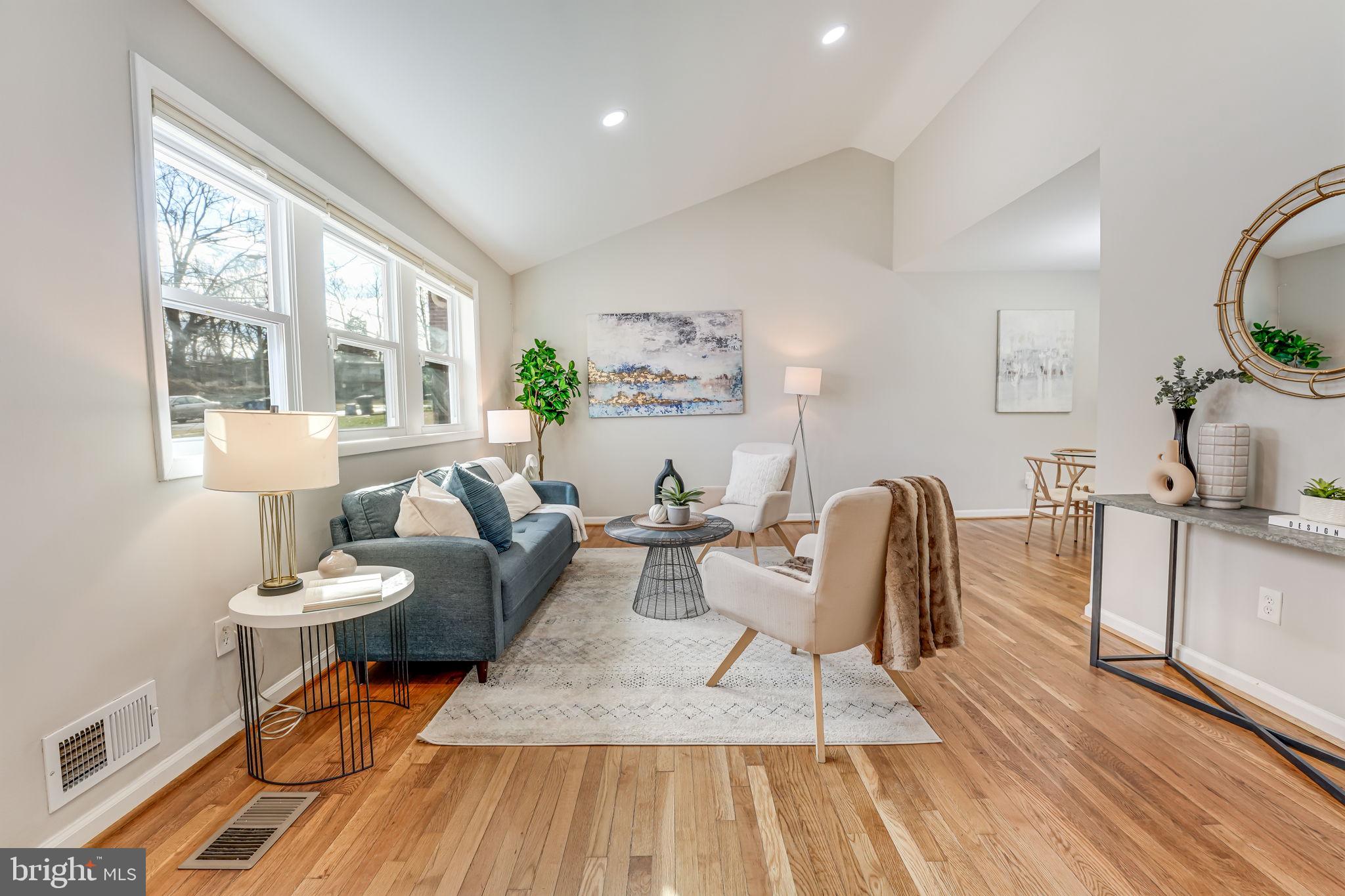 NEWPORT HILLS - Residential