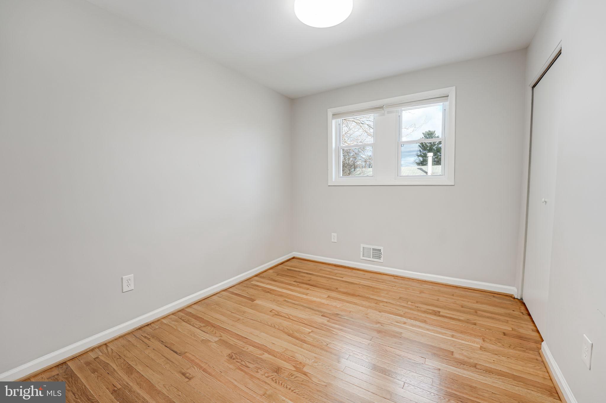 NEWPORT HILLS - Residential