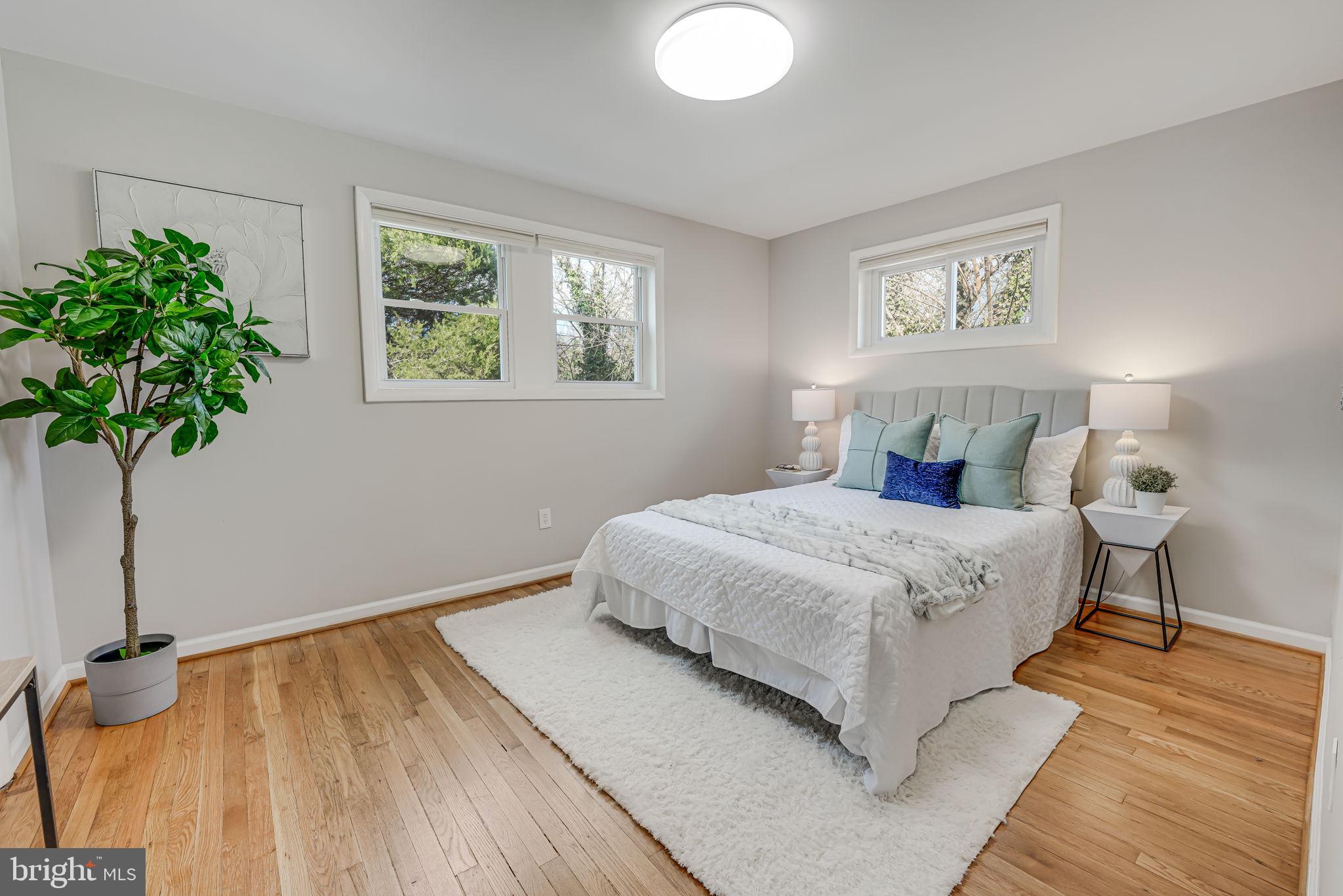 NEWPORT HILLS - Residential