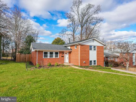 Photo of 11204 Woodson Avenue, Kensington, MD 20895 (MLS # MDMC2118484)