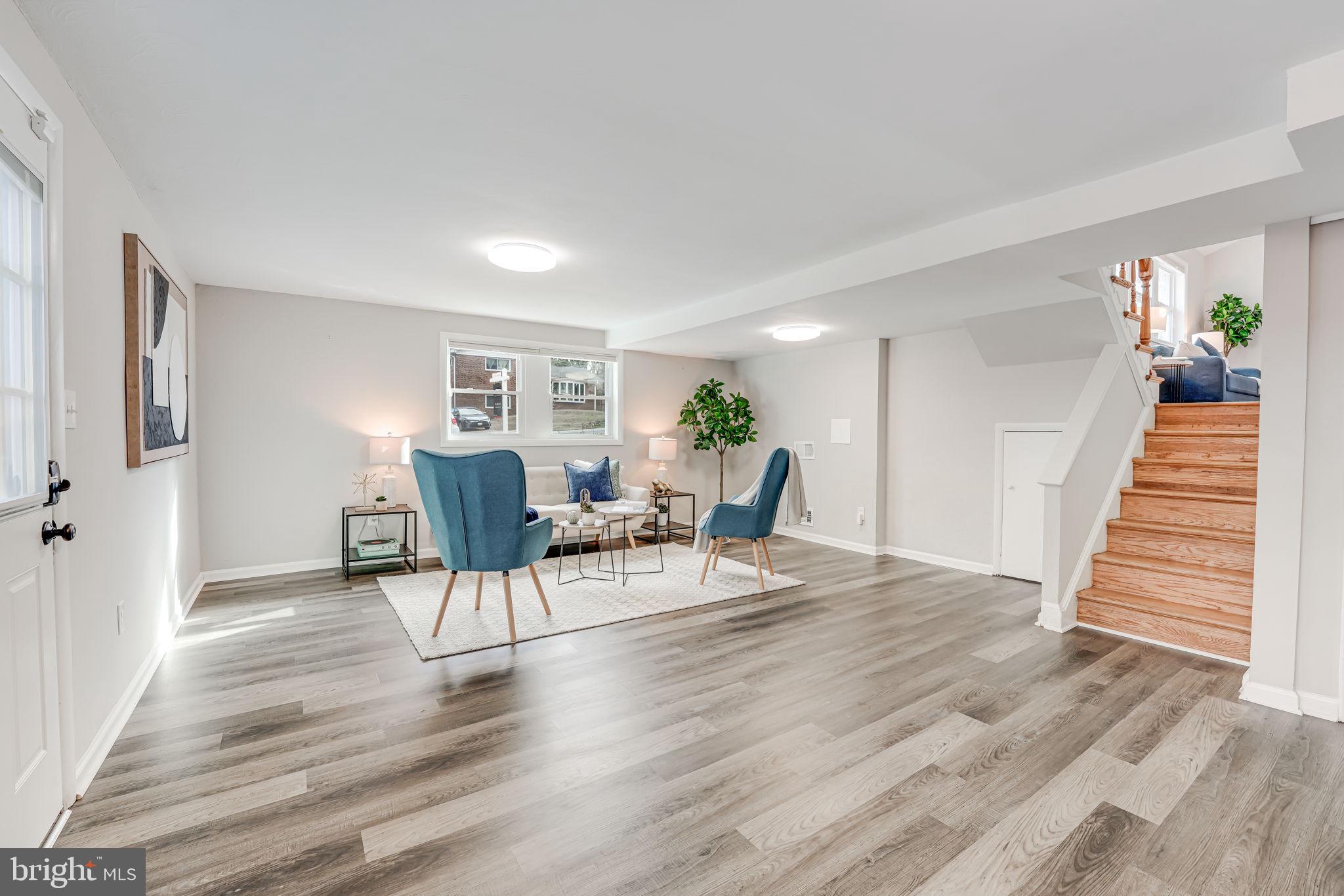 NEWPORT HILLS - Residential