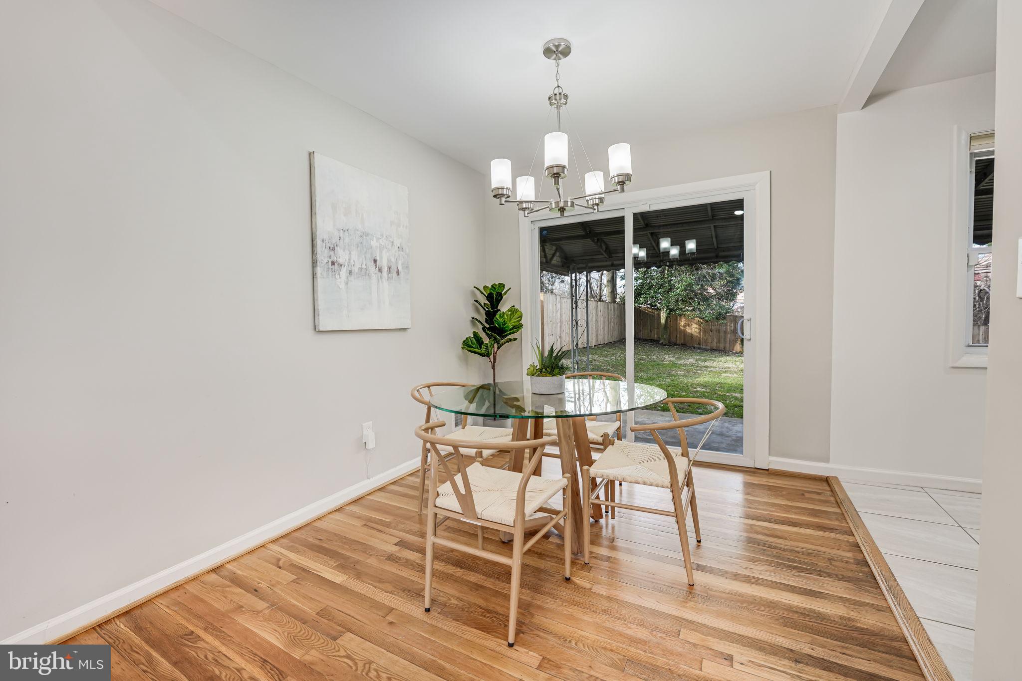 NEWPORT HILLS - Residential