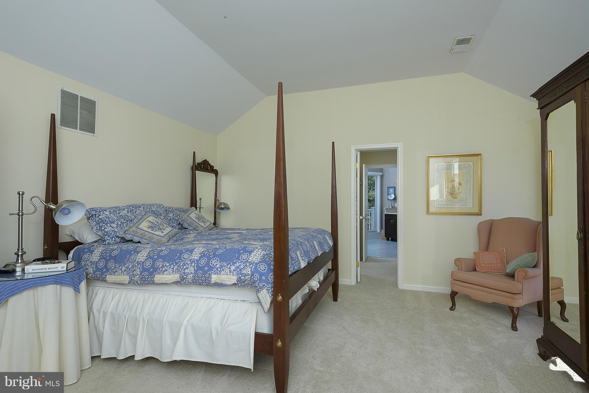 HOBBITS GLEN - Residential