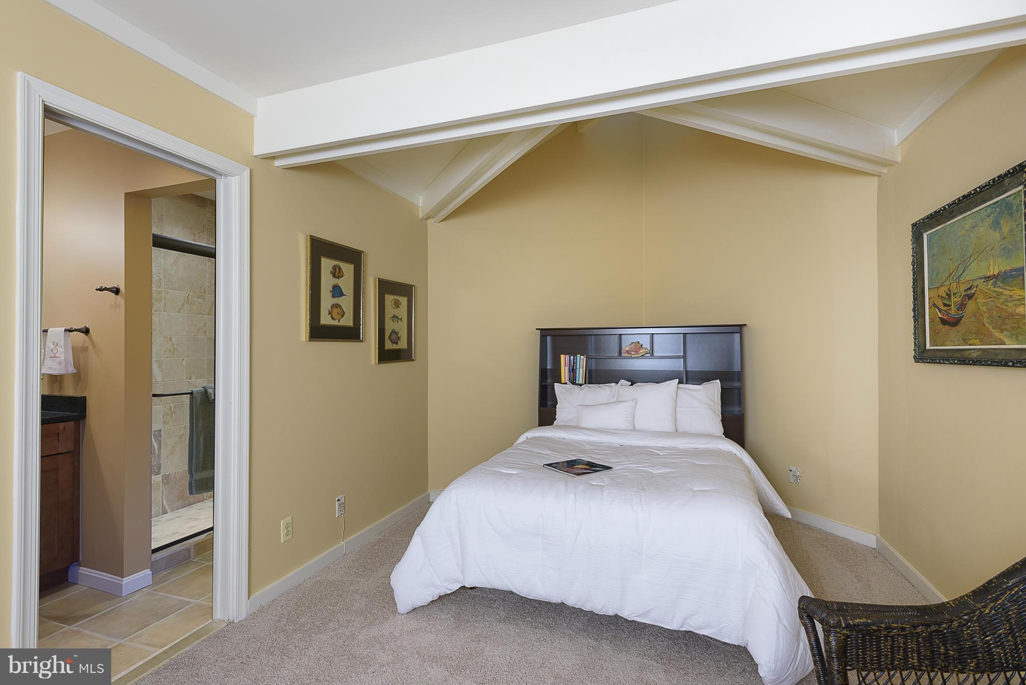 HOBBITS GLEN - Residential