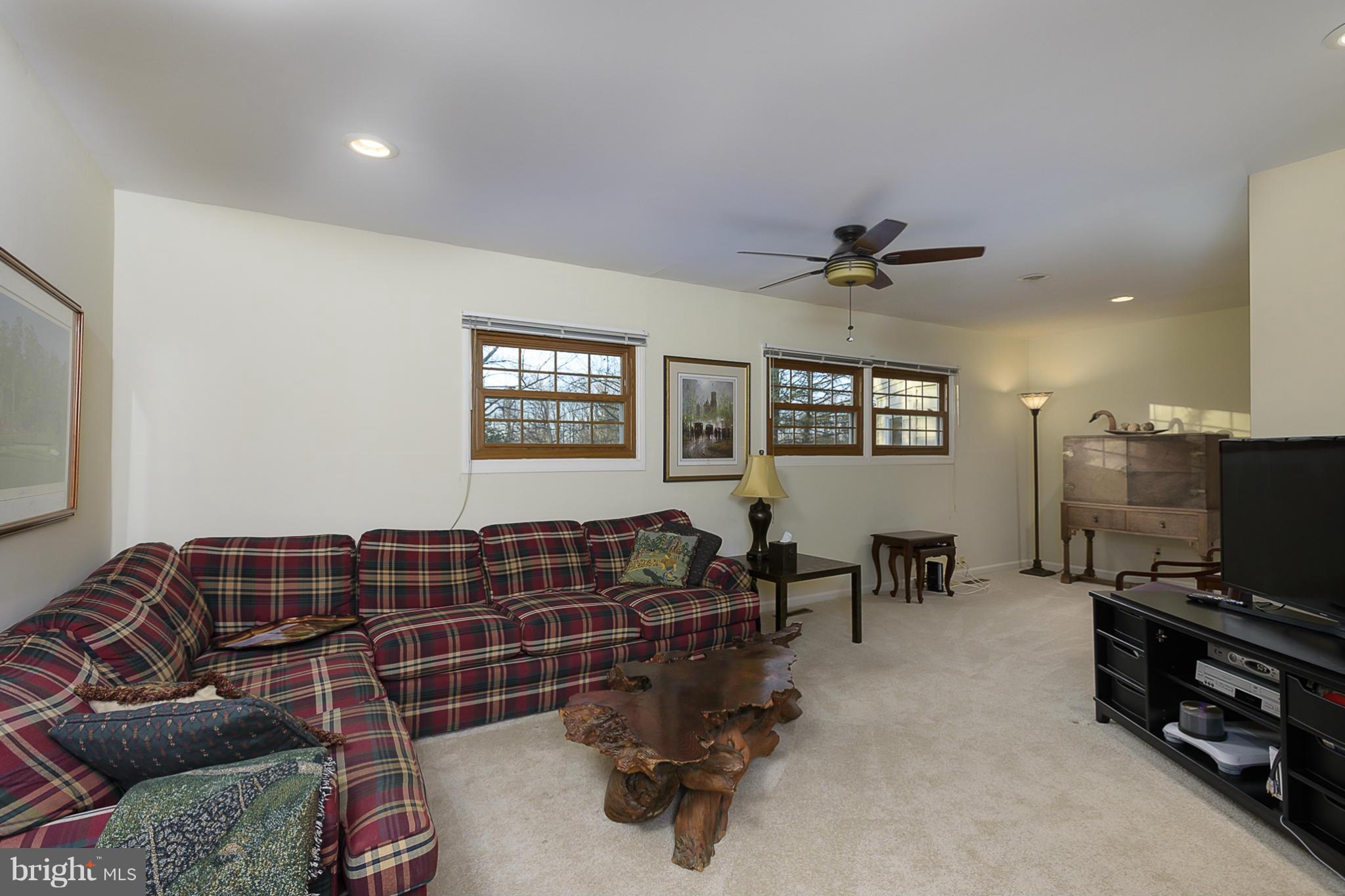 HOBBITS GLEN - Residential