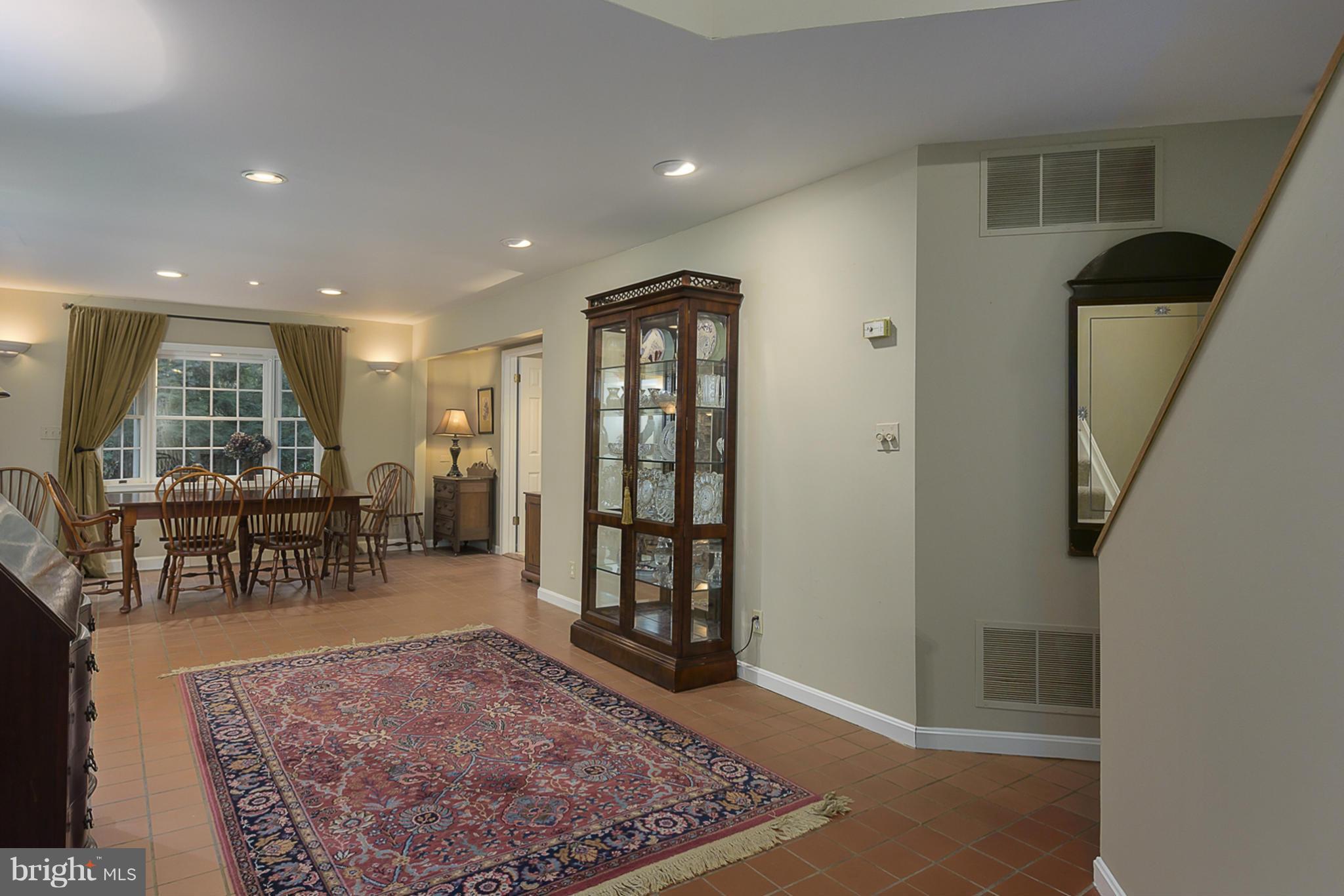 HOBBITS GLEN - Residential