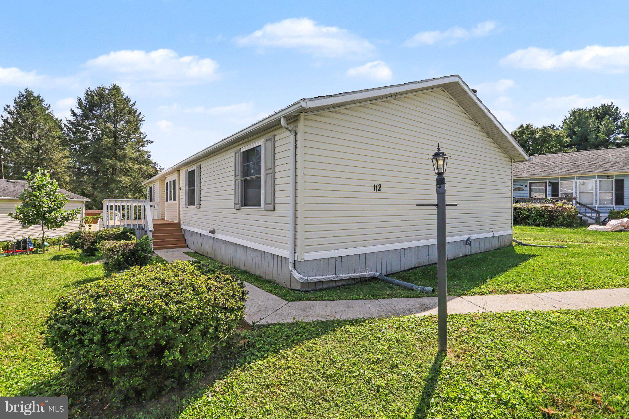 112 TRAILS END COURT S