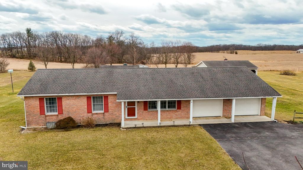Photo of 5470 Bino Rd, GREENCASTLE, PA 17225 (MLS # PAFL2033178)