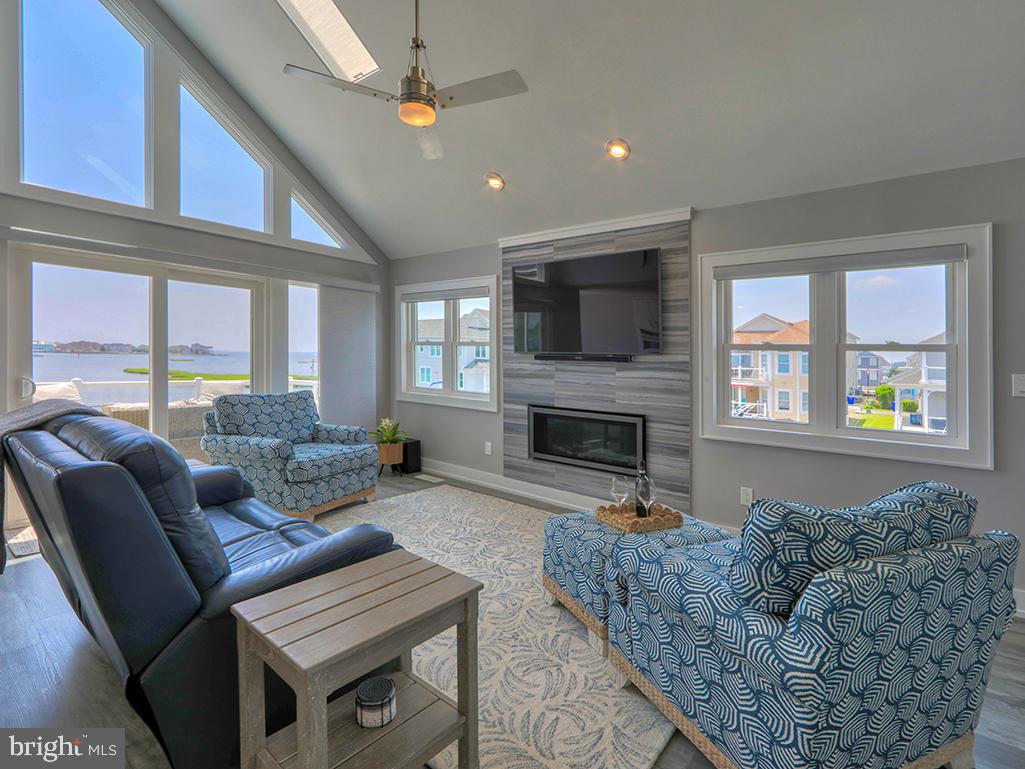 CAPE WINDSOR - Residential