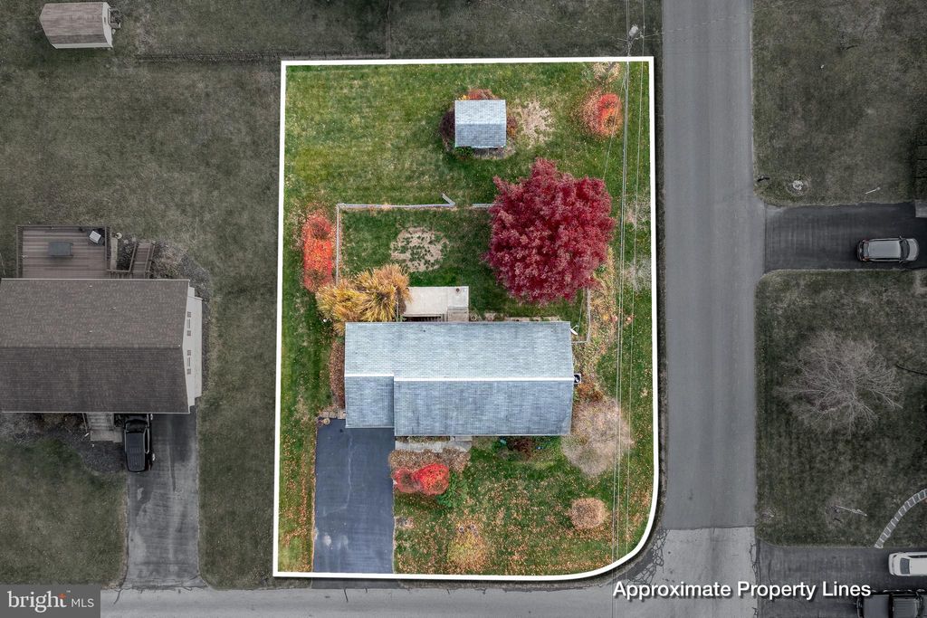 Photo of 10 W Wynwood Drive, WILLOW STREET, PA 17584 (MLS # PALA2061198)