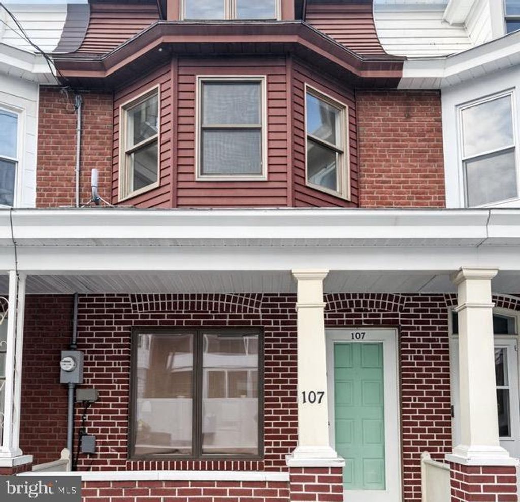 Photo of 107 W Rowe Street, TAMAQUA, PA 18252 (MLS # PASK2025246)