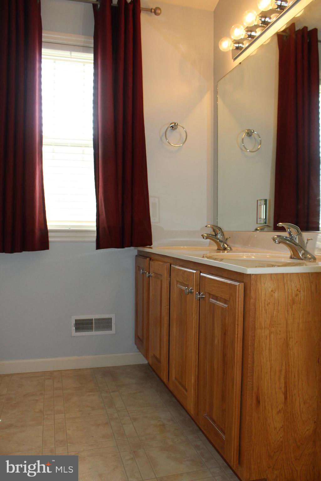 CHELSEA MANOR - Residential