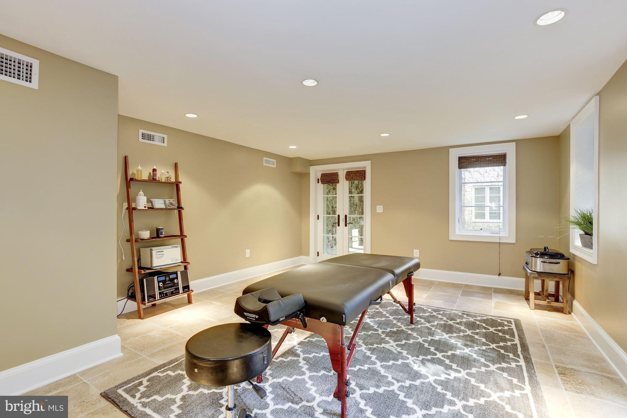 BRADLEY HILLS GROVE - Residential