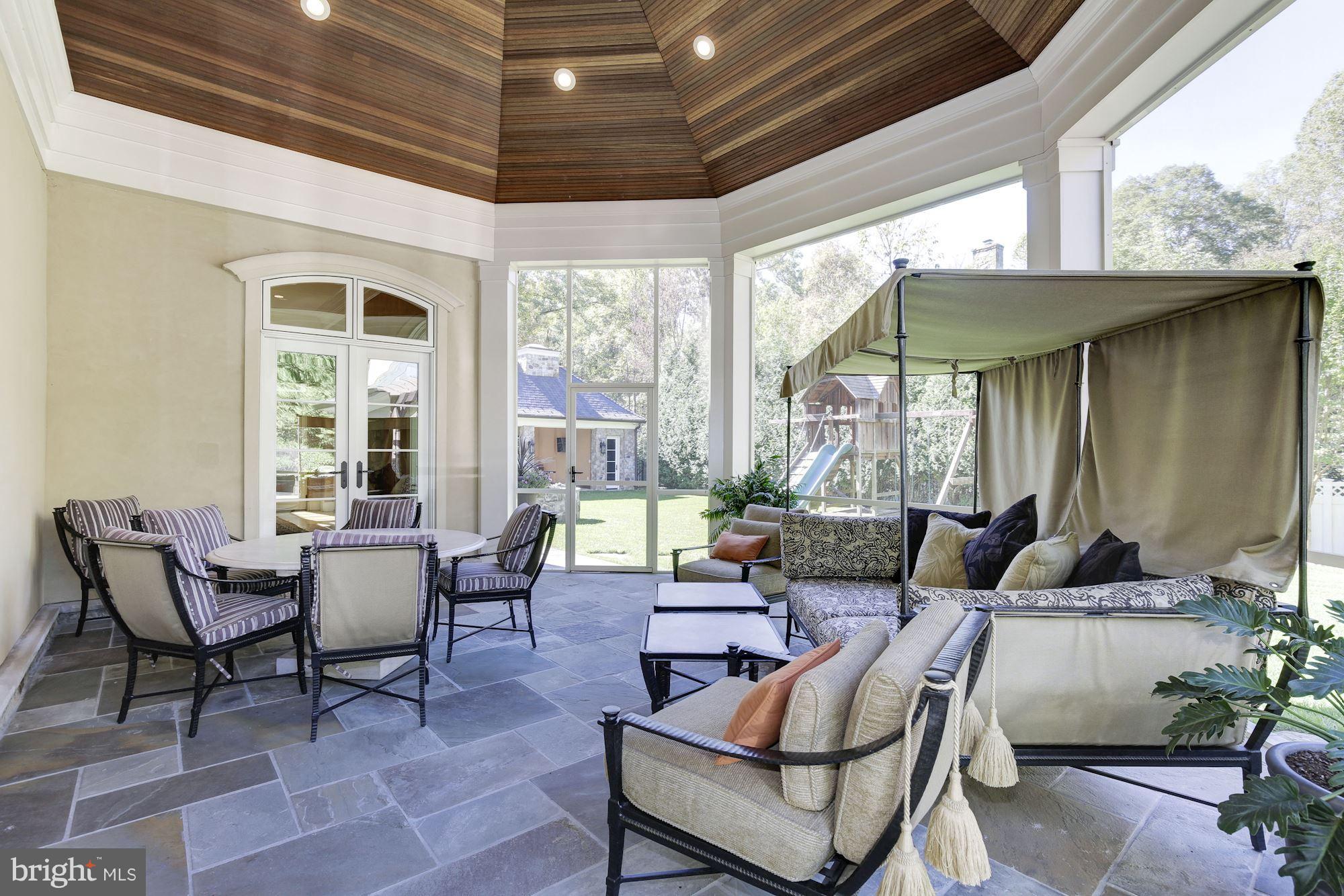 BRADLEY HILLS GROVE - Residential