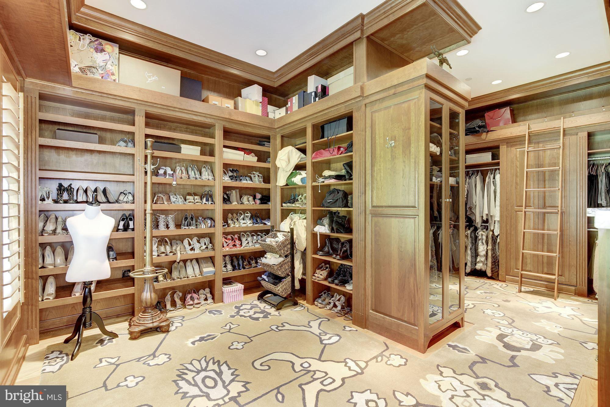 BRADLEY HILLS GROVE - Residential