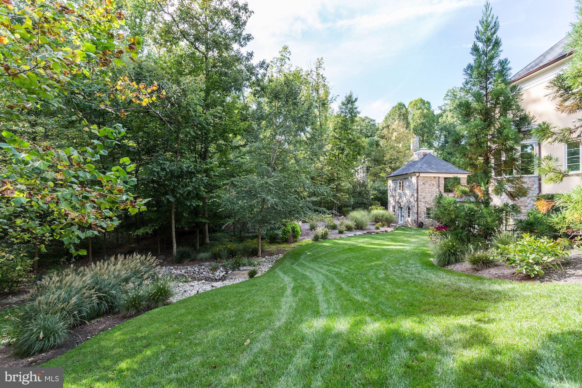 BRADLEY HILLS GROVE - Residential