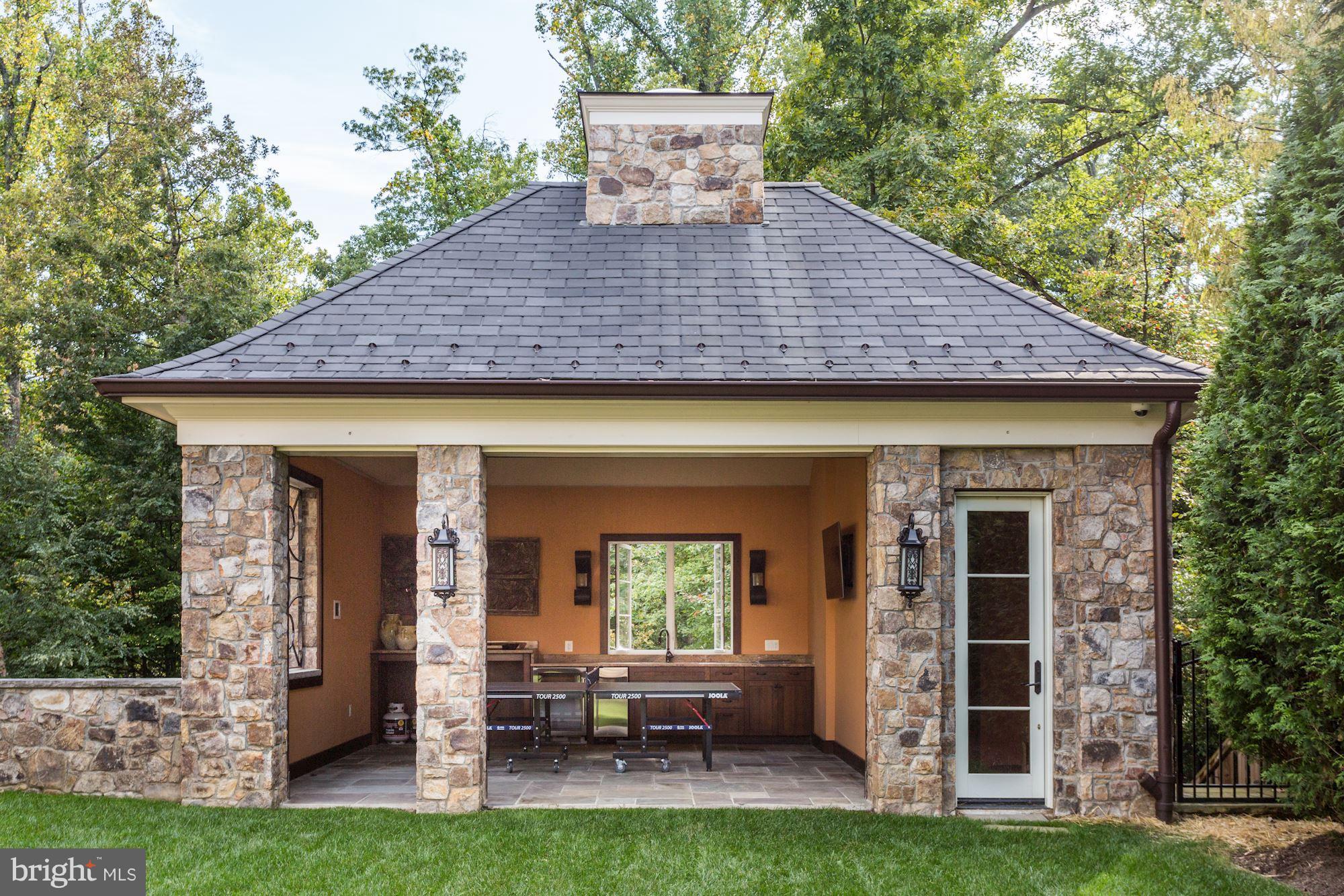 BRADLEY HILLS GROVE - Residential