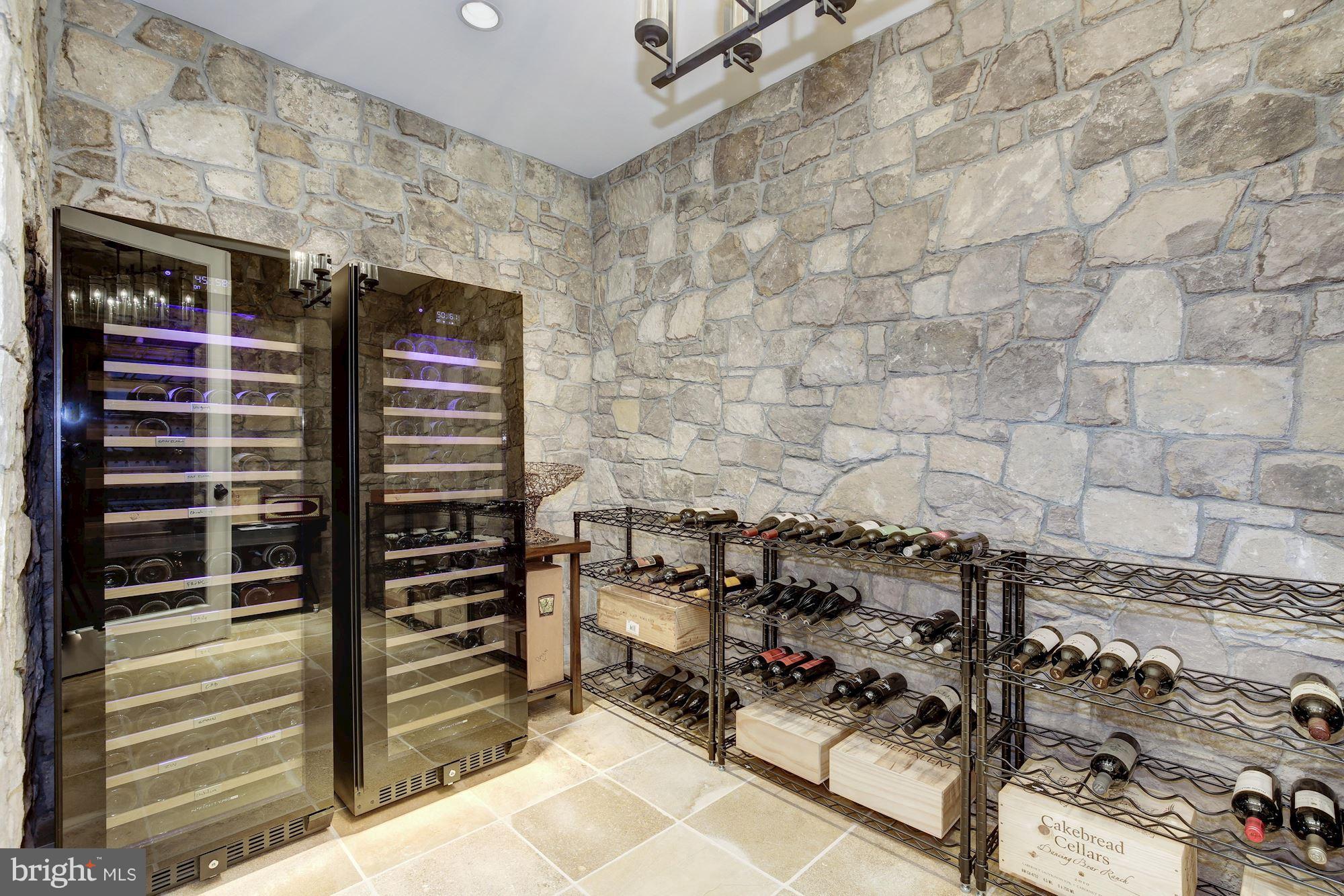 BRADLEY HILLS GROVE - Residential