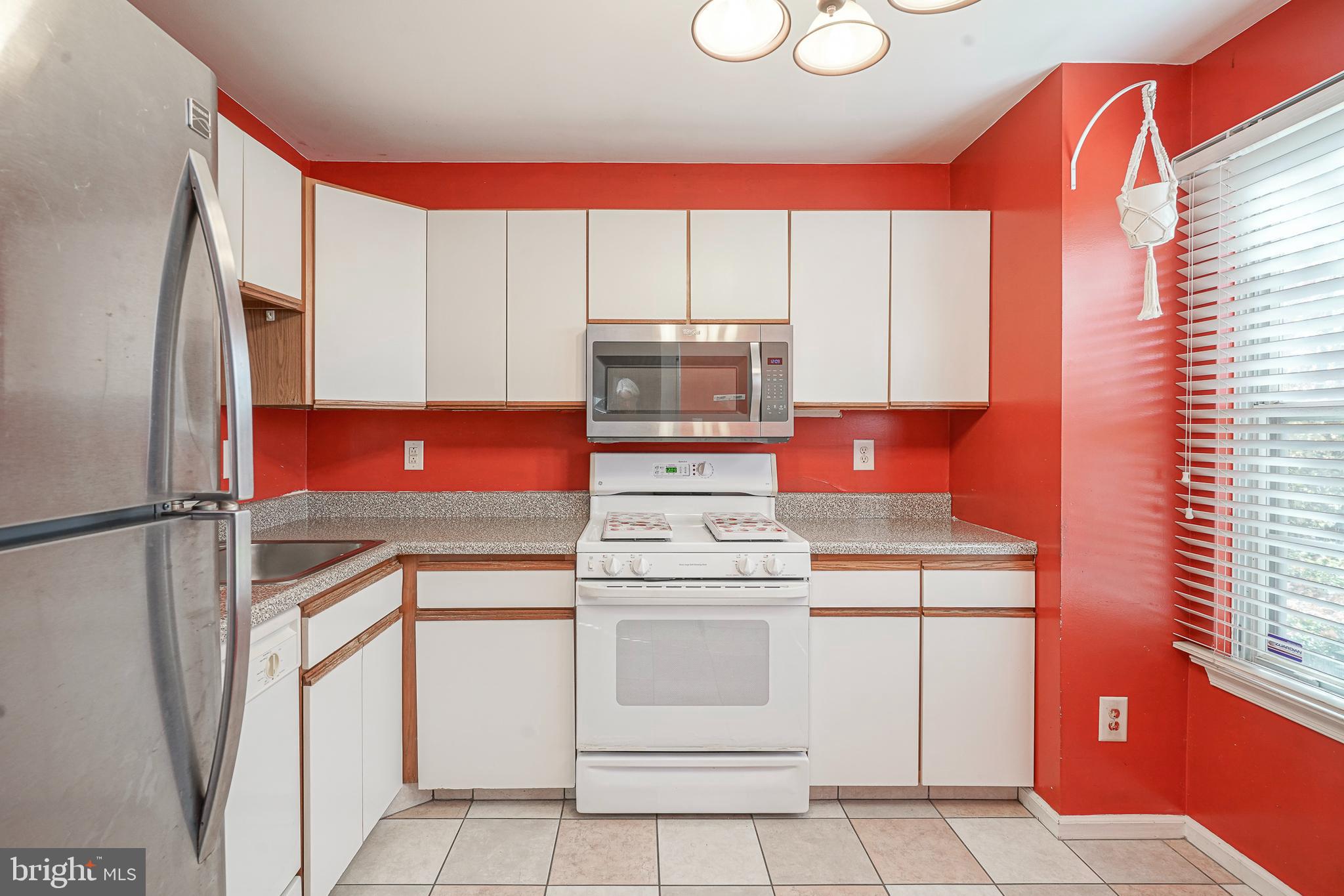 1607 HAWTHORNE COURT