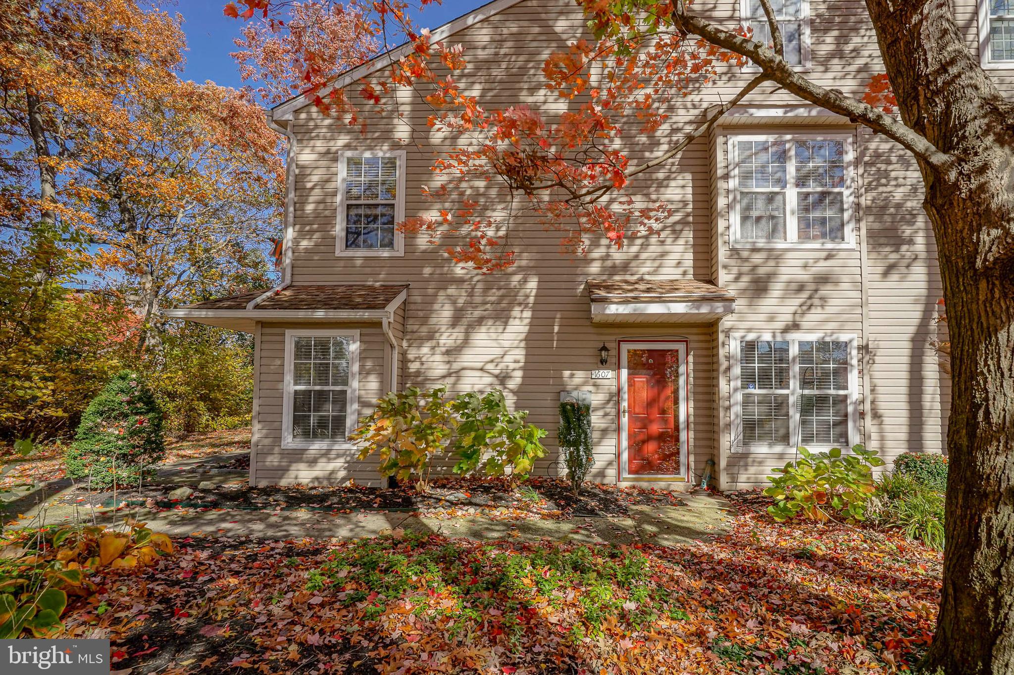 1607 HAWTHORNE COURT