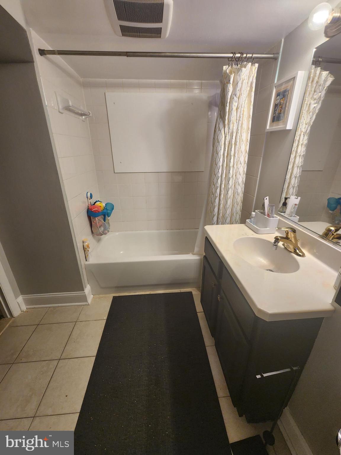 HOLLYWOOD - Residential Lease