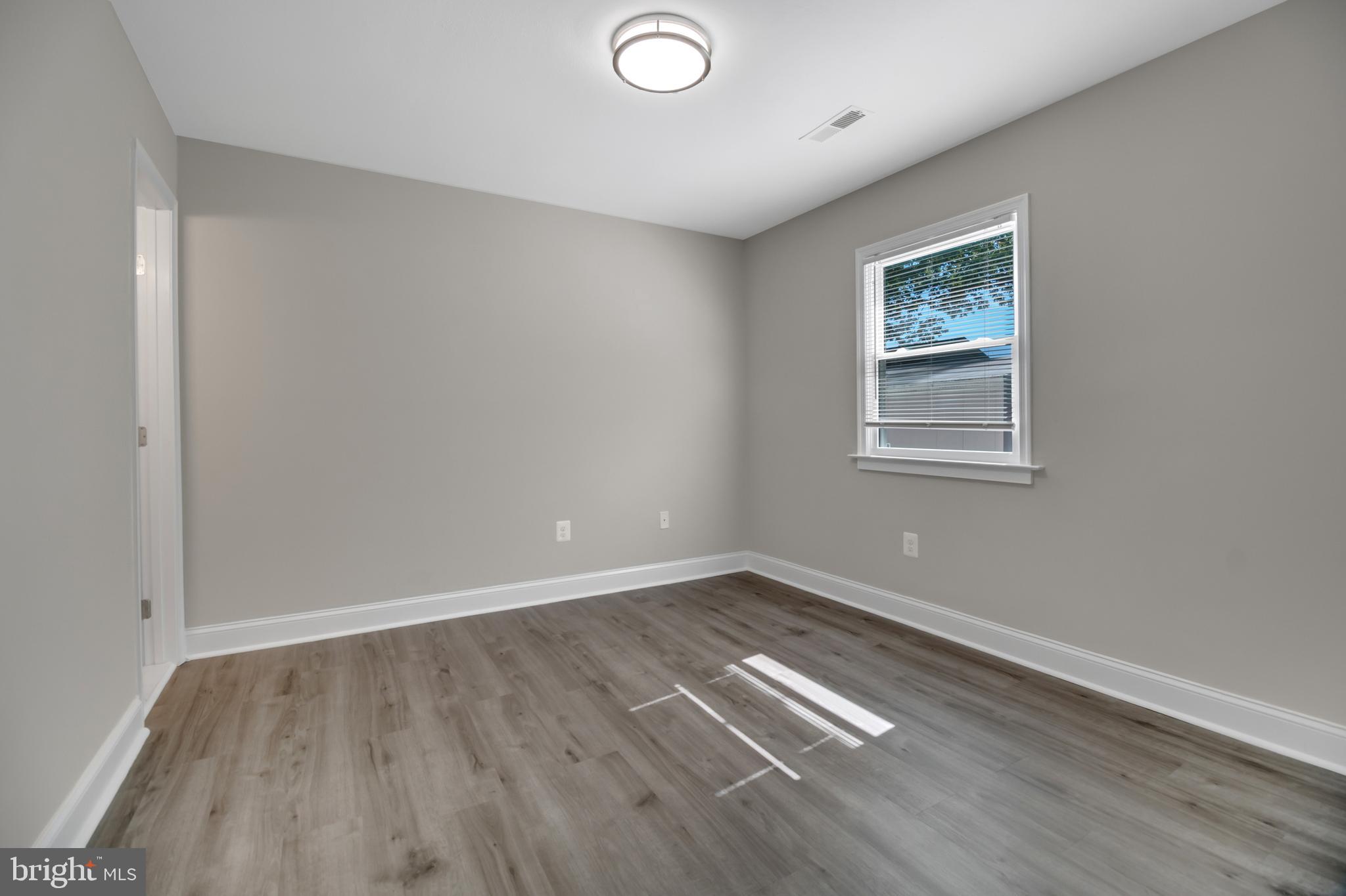 DALE CITY - Residential Lease