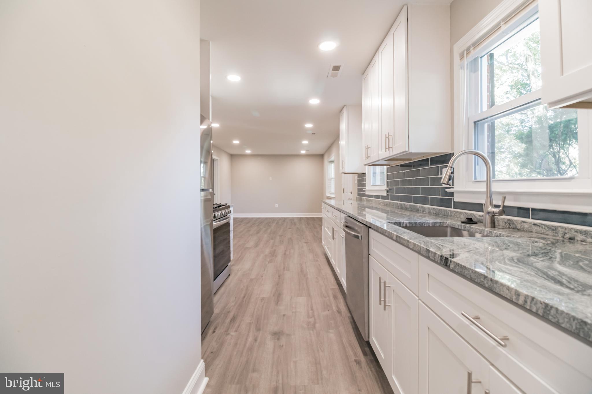 DALE CITY - Residential Lease