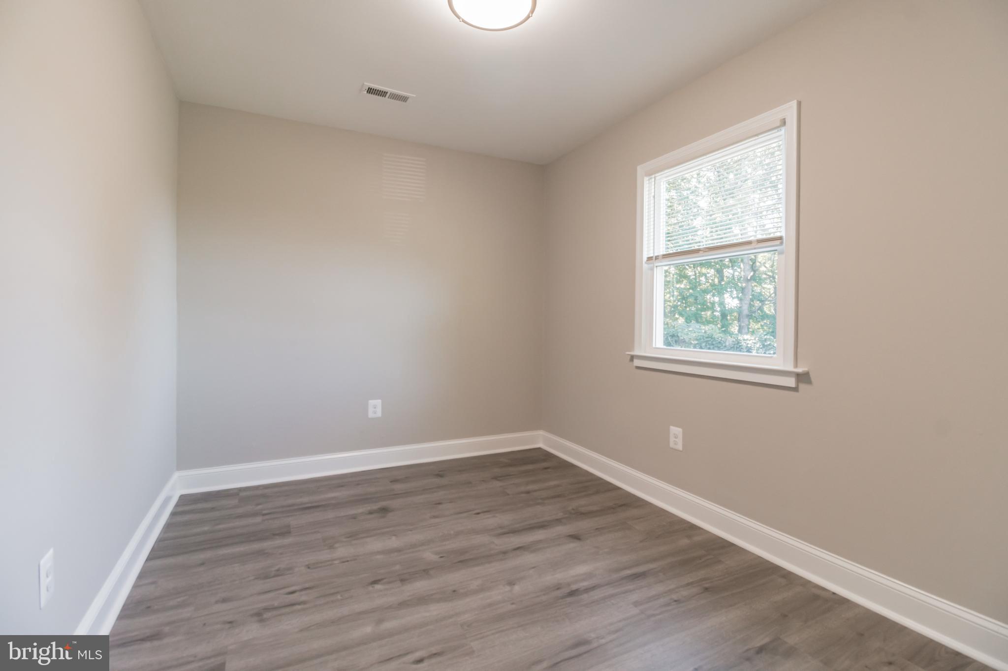 DALE CITY - Residential Lease