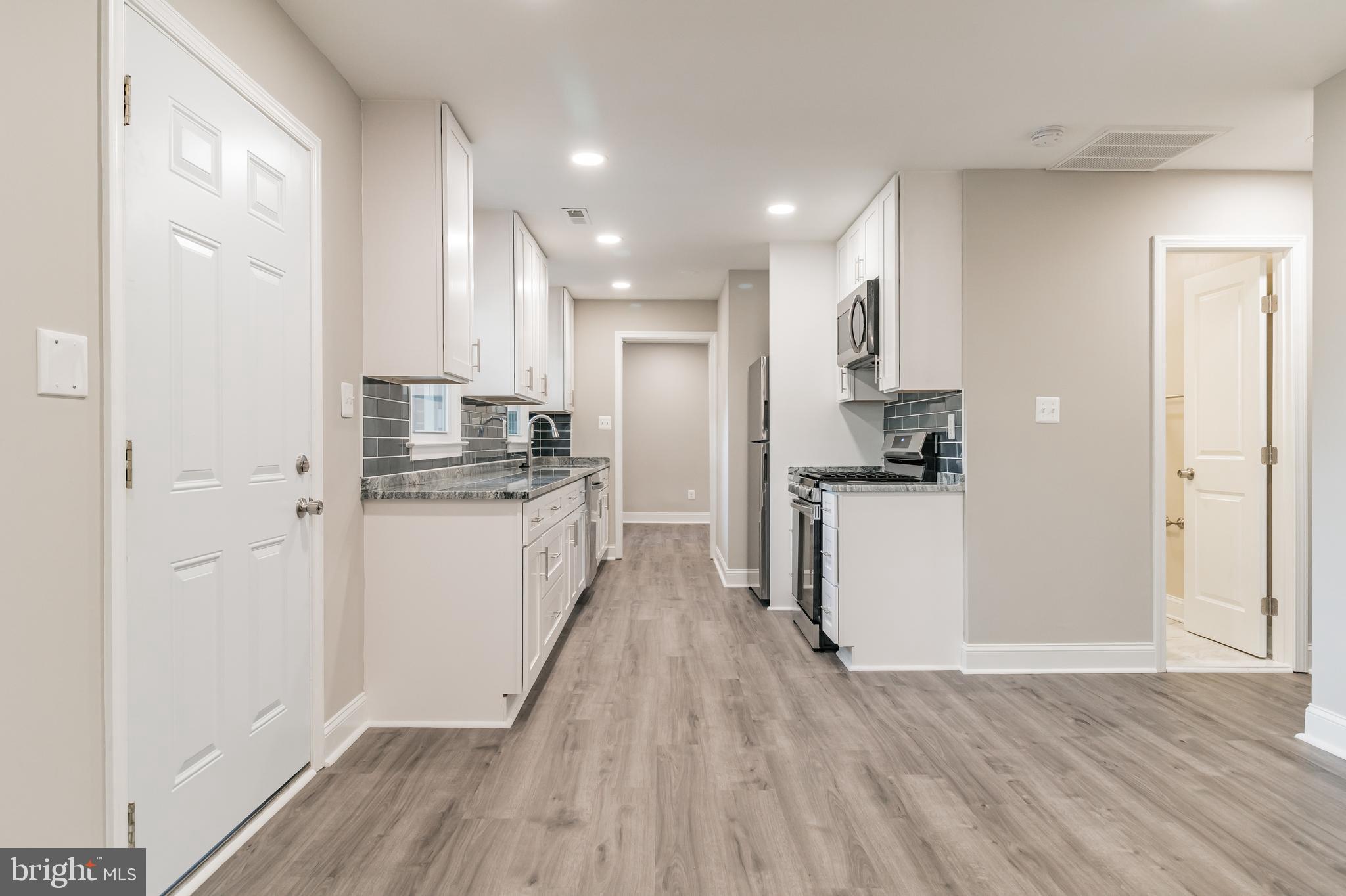 DALE CITY - Residential Lease