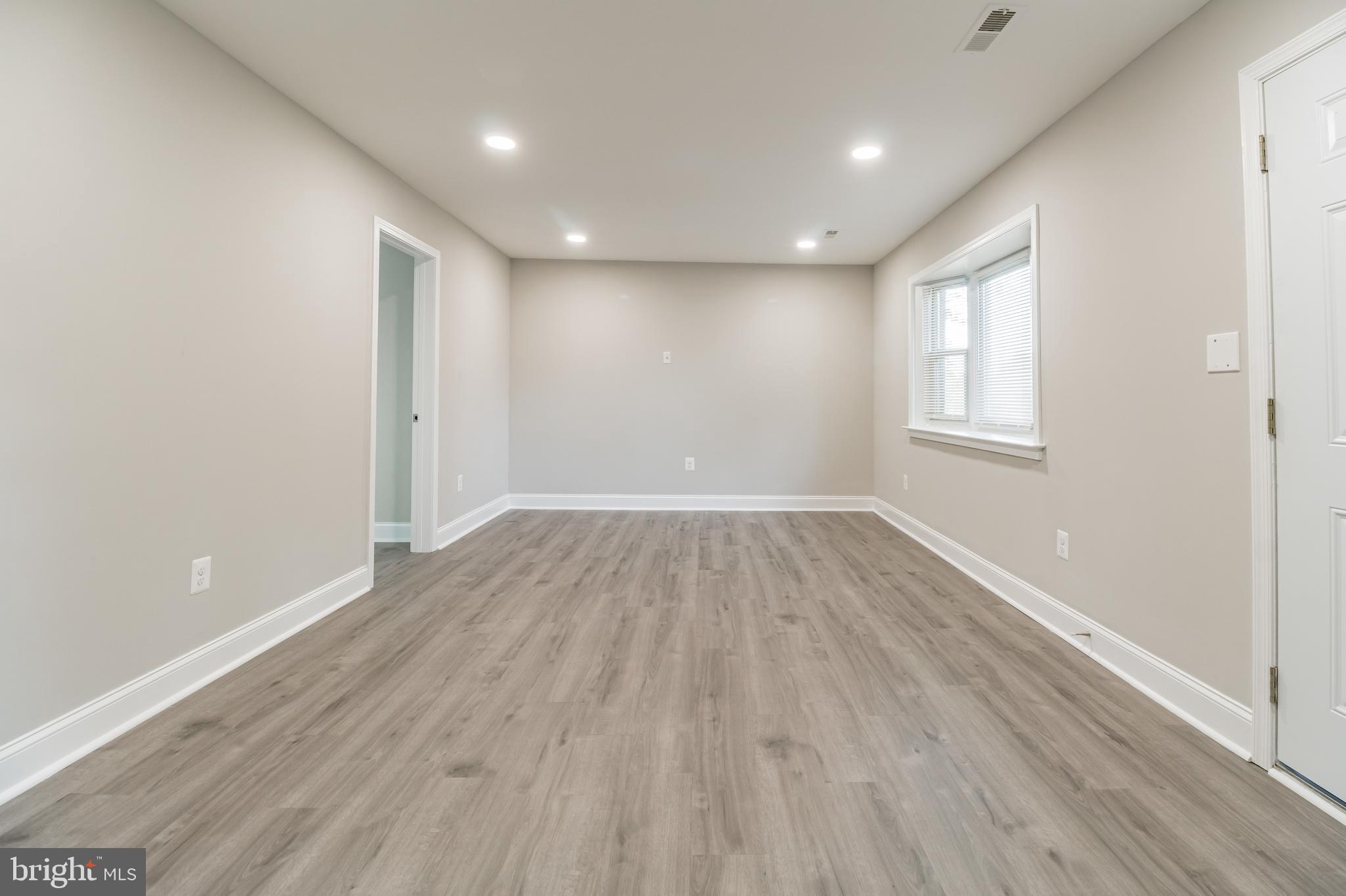 DALE CITY - Residential Lease