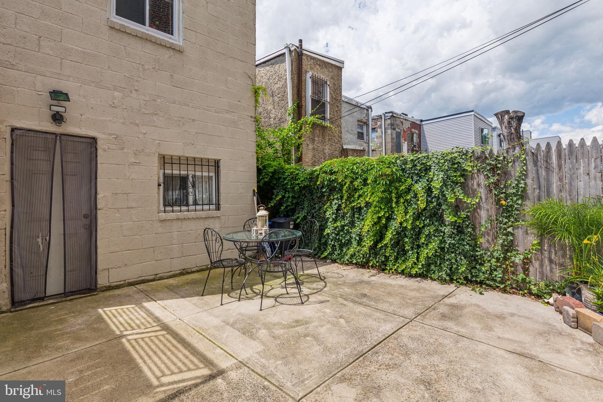 POINT BREEZE - Residential