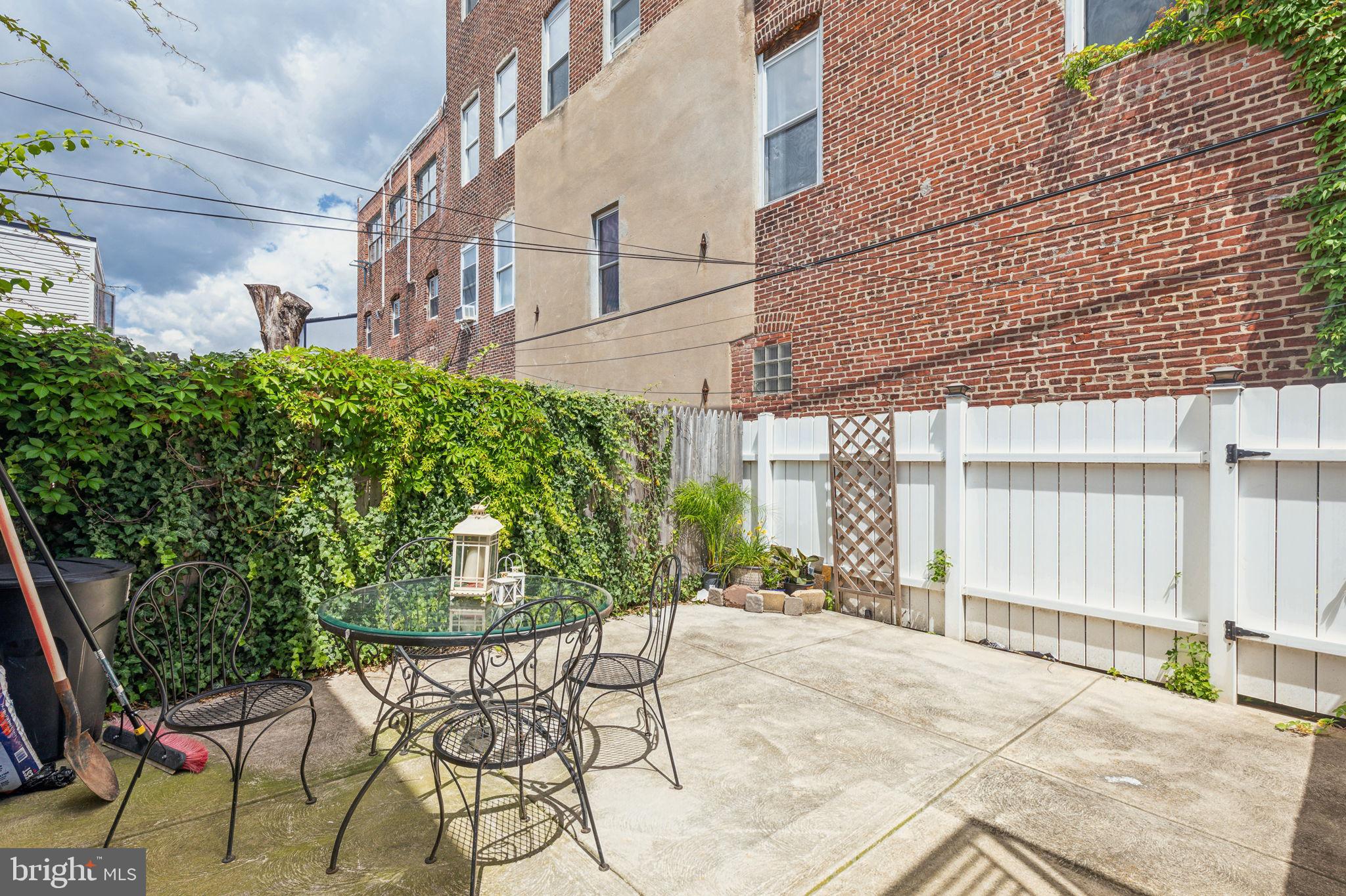 POINT BREEZE - Residential