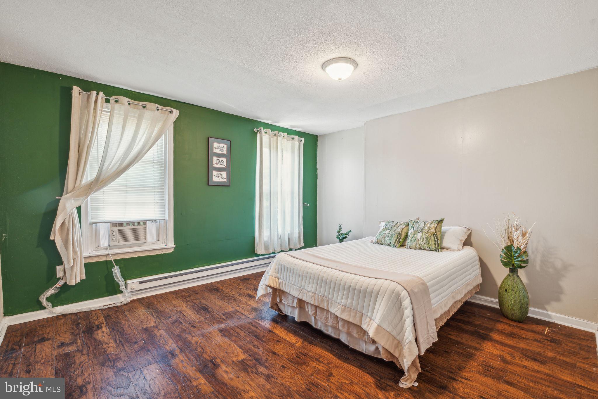 POINT BREEZE - Residential